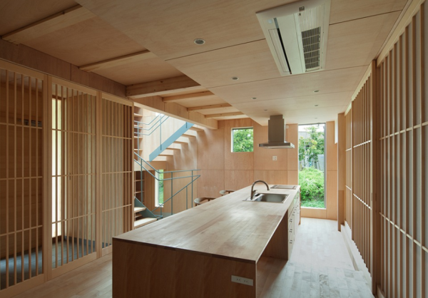 Dapur dengan pintu masuk khas Jepang